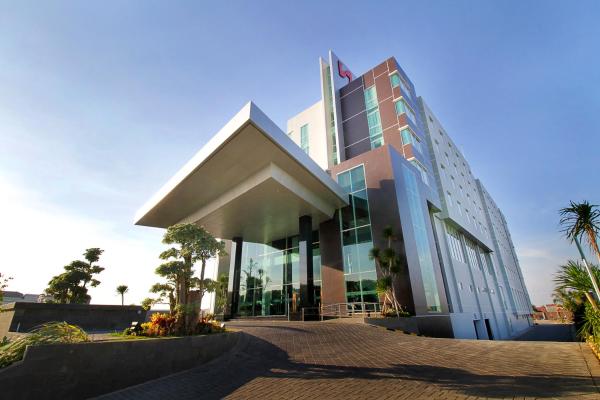 På billedet ses objektet Swiss-Belinn Airport Surabaya beliggende i byen Gedangan.