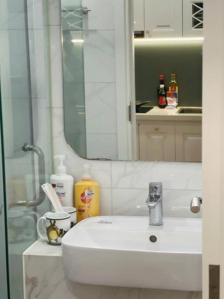 Na foto é possível ver o objeto Vinhomes Smartcity- Căn hộ dịch vụ nguyên căn localizado na cidade de Phú Thú.