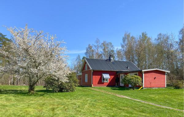 Nella foto è visibile l'oggetto Beautiful Home In Gullringen situato nella città di Gullringen.