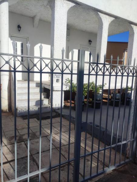 A la foto es mostra l'objecte beautiful house 15 minutes near airport situat a la ciutat de Artemida.
