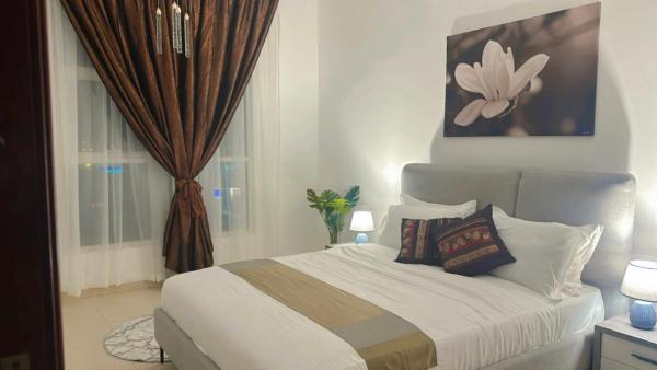 Na fotografii je vidět objekt Furnished 1Bedroom in City Tower Ajman with WiFi nacházející se ve městě Adžmán.