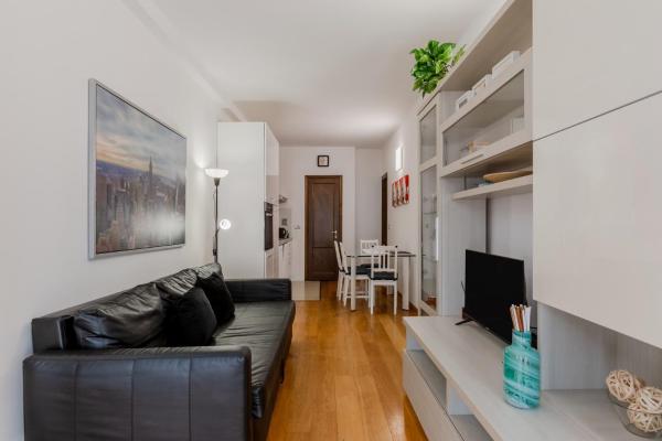 GuestHost - Novoli Escape in Florence with Parking, Florence