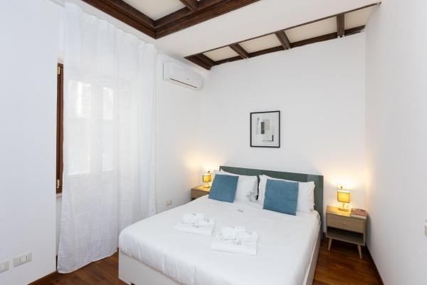 Vicolo Trevi Apartment by Rental in Rome, Rome