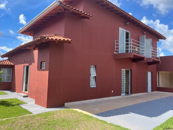 På bilden syns objektet Casa para temporada som ligger i staden Chapada dos Guimarães.