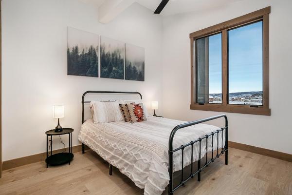 A la foto es mostra l'objecte Elk Creek Condos At Grand Park G301 situat a la ciutat de Fraser.