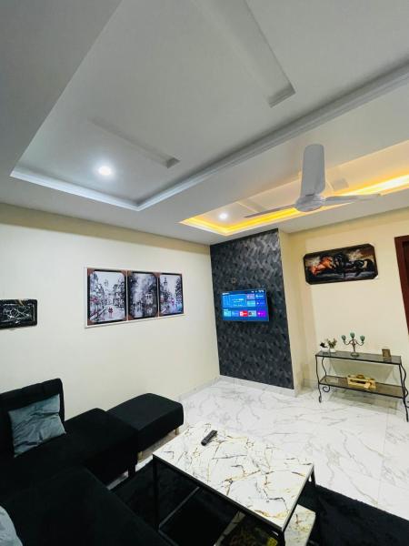 A la foto es mostra l'objecte Cozy 1-Bedroom Apartment in Islamabad situat a la ciutat de Wāh.