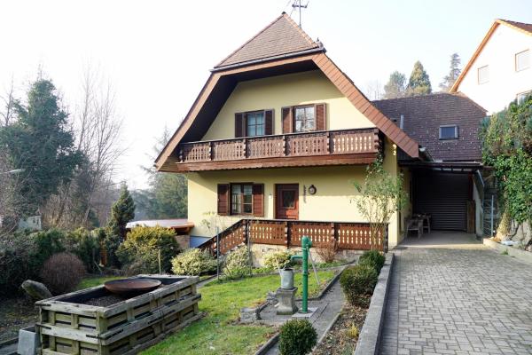 På billedet ses objektet Ferienwohnung Rauchenberger beliggende i byen Weiz.