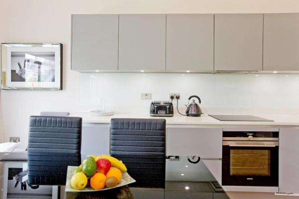 Фотография 7: Chic & Trendy 1BR Flat in Prime Location