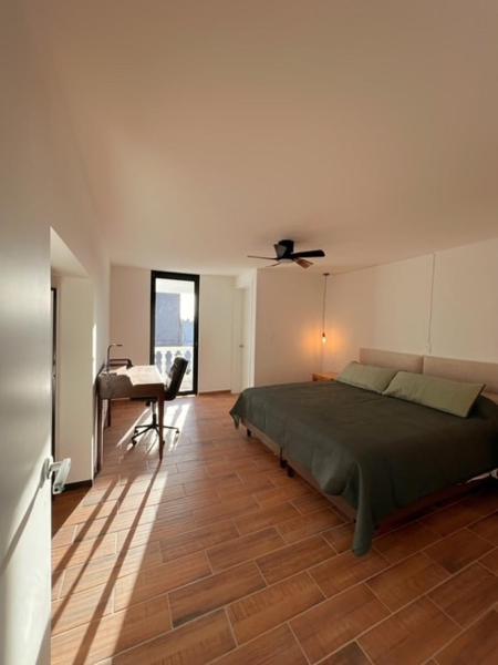 På billedet ses objektet Habitación Budapest en The Green Door beliggende i byen Aguascalientes.