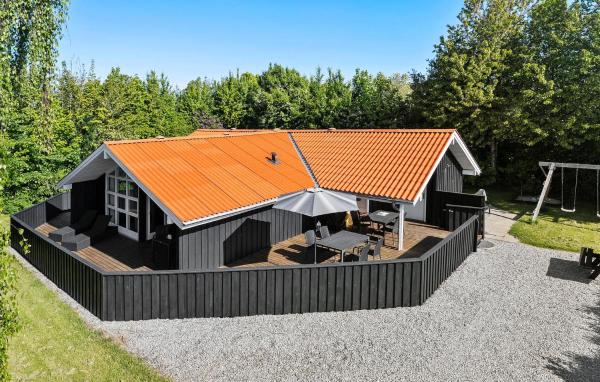 På billedet ses objektet Awesome Home In Juelsminde With Sauna beliggende i byen Snaptun.