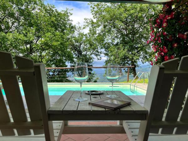 Na zdjęciu widoczny jest obiekt Villa Im Grünen Civico 2 In Uzzano położony w mieście Uzzano.