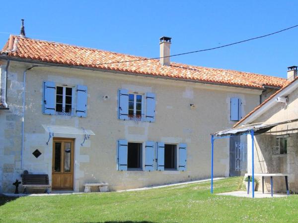 A la foto es mostra l'objecte Gîte charentais avec cour privative, baby-équipement, télétravail, vélos, BBQ, animaux acceptés - FR-1-653-170 situat a la ciutat de Chalais.