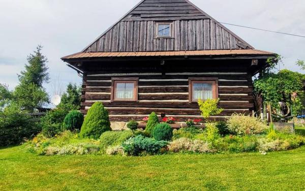 På billedet ses objektet Chalupa u Žofky beliggende i byen Oščadnica.