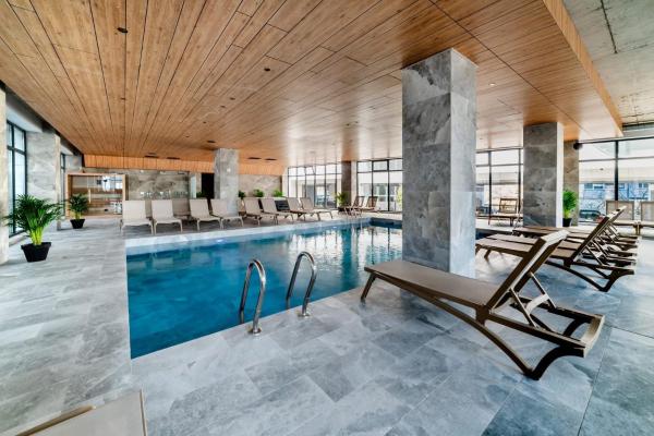 Blue Angels In Odyssey Pool & Spa Resort - Năvodari