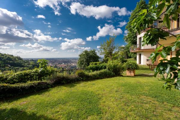 A la foto es mostra l'objecte Villa Panoramica situat a la ciutat de Bergamo.