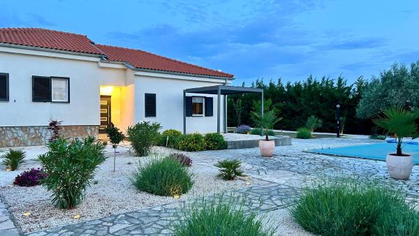På billedet ses objektet Fairyland Villa 150qm für 8pax beliggende i byen Paljuv.