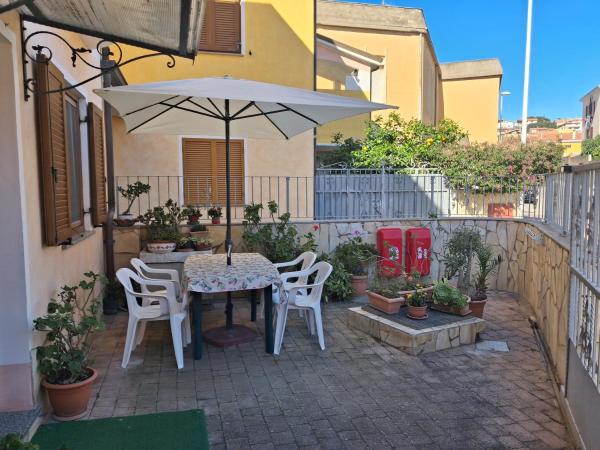 A la foto es mostra l'objecte Casa Silvana Relax e Mare nel cuore di Sant'Antioco situat a la ciutat de SantʼAntìoco.