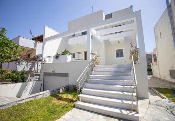 A la foto es mostra l'objecte The Calm House situat a la ciutat de Kineta.