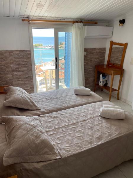 På billedet ses objektet Hotel Antonios beliggende i byen Pythagoreio.