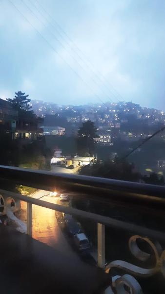 Na fotografii je vidět objekt The Shimla Bypass nacházející se ve městě Šimla.