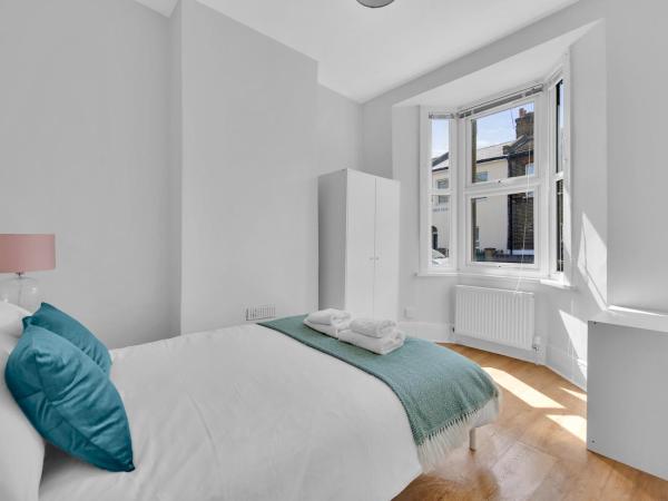 Pass the Keys Bright & budget friendly 3Bed Home Garden Pet-Friendly, Londra