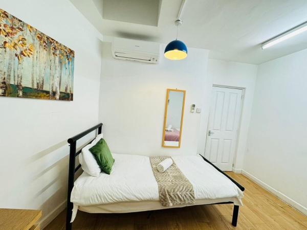 One bedroom flat in central Location, Londra