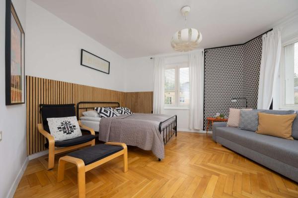 Bright Studio in Warsaw Close to the Old Town by Noclegi Renters, Warsaw