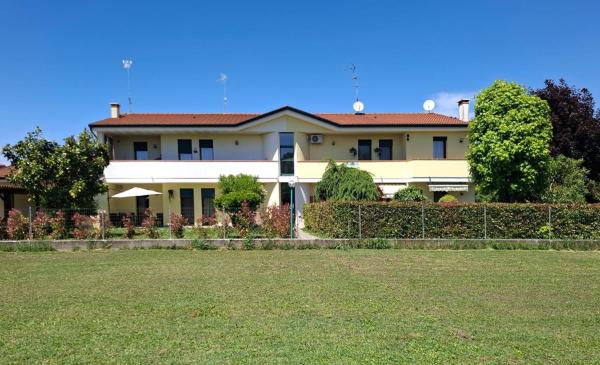 Na fotografii je vidět objekt Affitto Breve Rovigo La Casa sul Grande Fiume Po di Nadine nacházející se ve městě Cesta.