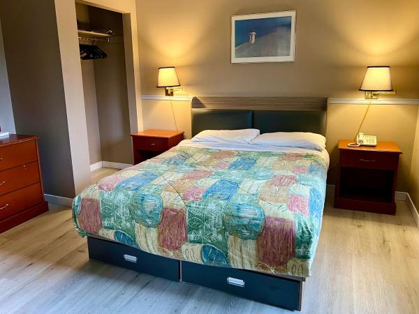 Na zdjęciu widoczny jest obiekt Valemount Hotel położony w mieście Valemount.
