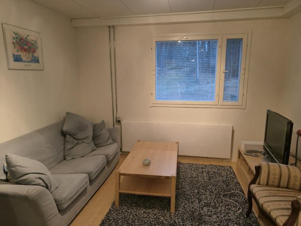 A la foto es mostra l'objecte Kaksio maaseudun rauhassa situat a la ciutat de Välijoki.