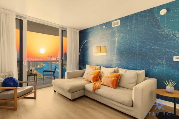 A la foto es mostra l'objecte Modern 2BR 2BA Oasis & pool situat a la ciutat de Hallandale Beach.