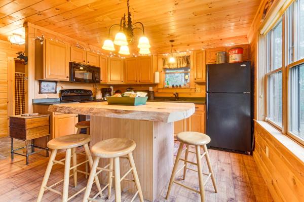 Foto 2: Fish, Hunt, Ride and Ski 4-Season Phillips Retreat