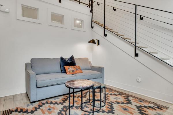 Modern Loft Near French Quarter W Full Kitchen - New Orleans, LA