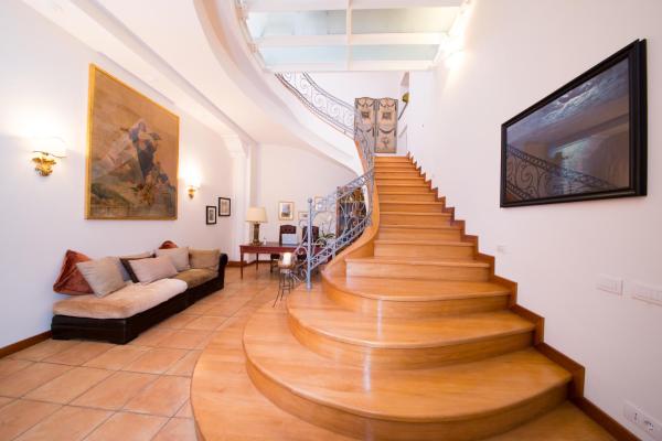 Na foto é possível ver o objeto B&B Maiurè localizado na cidade de Maiori.