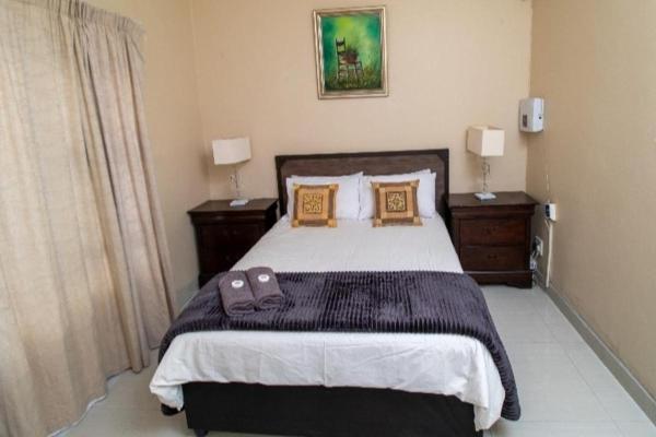A la foto es mostra l'objecte Roots Self Catering Group Unit 3 situat a la ciutat de Springfield.