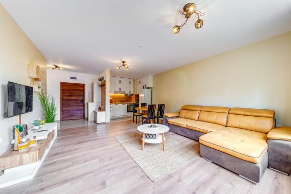 Na foto é possível ver o objeto Forest Harmony 1BD with Balcony & Parking by Flat Manаger localizado na cidade de Levochevo.