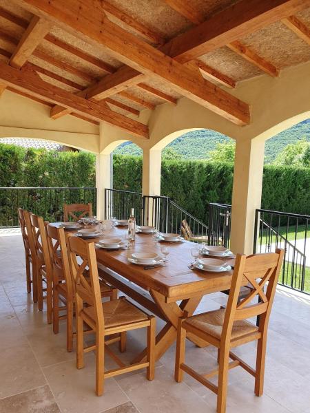 På billedet ses objektet Gîte des Falaises 10 à 12 personnes beliggende i byen Souspierre.