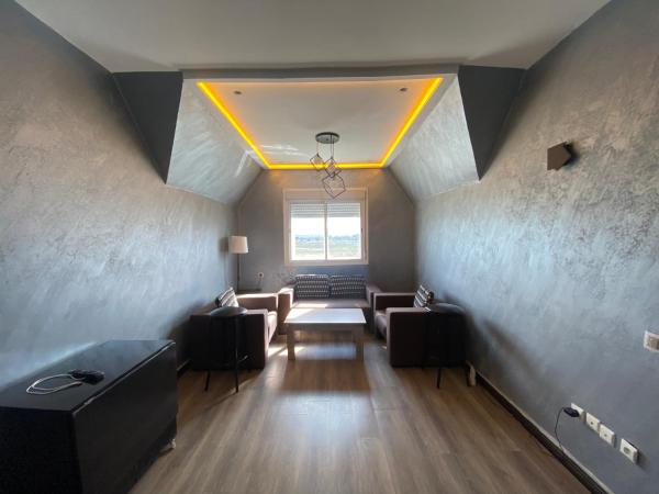 A la foto es mostra l'objecte The place to be situat a la ciutat de Ifrane.