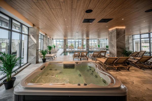 Christian Apartment In Odyssey Spa & Pool-parking - Năvodari