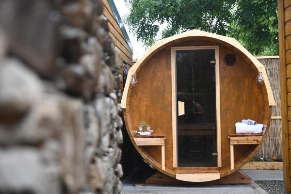 Op de foto is het object The Stall at CasaClarig - West Cork Cabin with Sauna te zien, gelegen in de stad Killeenleagh.