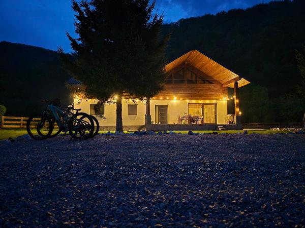 En la foto se muestra el objeto Artizan Chalet ubicado en la ciudad de Ruda.