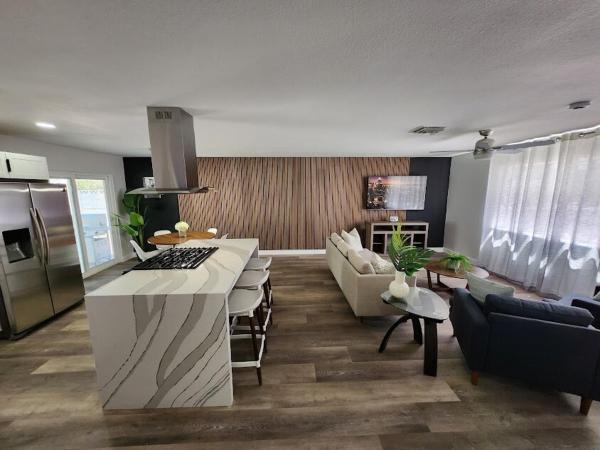 Stylish 4BR Oasis - Luxe Backyard BBQ, Las Vegas