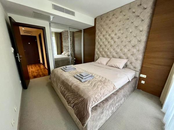 写真にはBŭnzareto市にあるPlatinum apartmentが写っています。