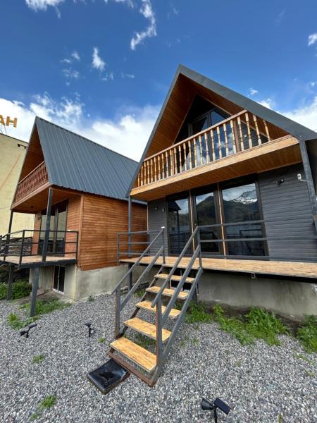 A la foto es mostra l'objecte Hideaway Kazbegi situat a la ciutat de Kazbegi.