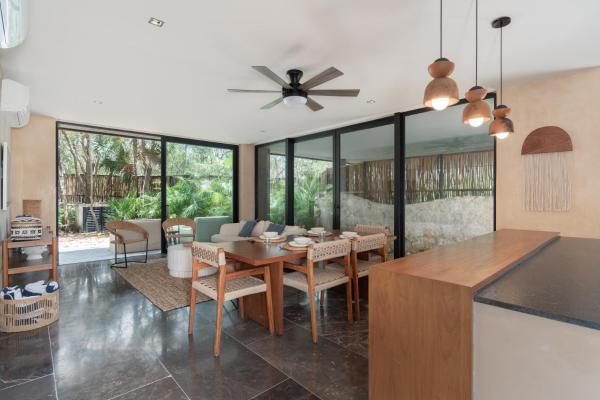Na zdjęciu widoczny jest obiekt Humana Tulum Luxury Private Pool & Free Bikes położony w mieście Tulum.