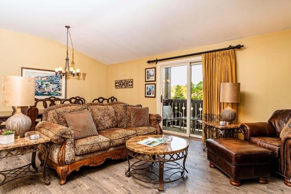 Fotografie 4: 2BR - Luxury vinyl floors - Pool - hot tub - 4304