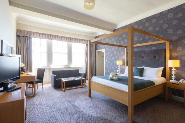 På bildet vises objektet The Portpatrick Hotel by Compass Hospitality som ligger i byen Portpatrick.