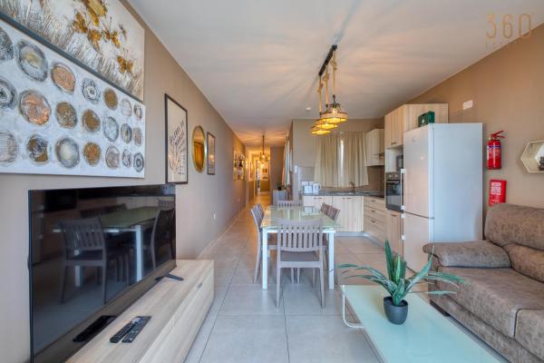 La photo montre l'objet Spacious, fully equipped 4BR in Pietà with WIFI & AC by 360 Estates situé dans la ville de Gwardamanġa.