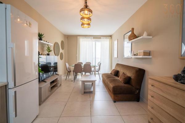 Central 4BR home with AC, Balcony, WIFI & Terrace by 360 Estates
