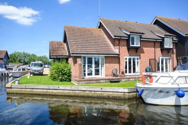 Zdjęcie 1: Cavell - sleeps 2 people right in the heart of Wroxham on the Norfolk Broads